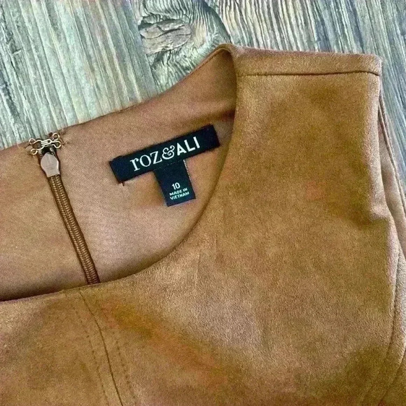 ROZ & ALI Faux Suede Women's 10 Sleeveless Fit and Flare Brown Dress Stretch Zip - Picture 9 of 11